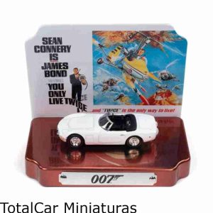 Diorama 007 Toyota 2000 GT 1967 1:64 Johnny Lightning