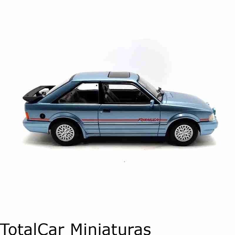 Ford Escort XR3 Formula 1991 1:24 Califórnia Classics Azul - Imagem 3