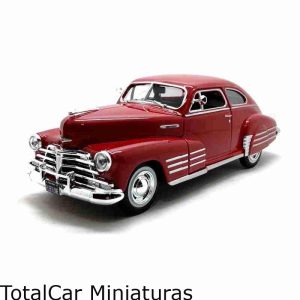 Chevrolet Fleetline Aerosedan 1948 1:25 Maisto Vermelha